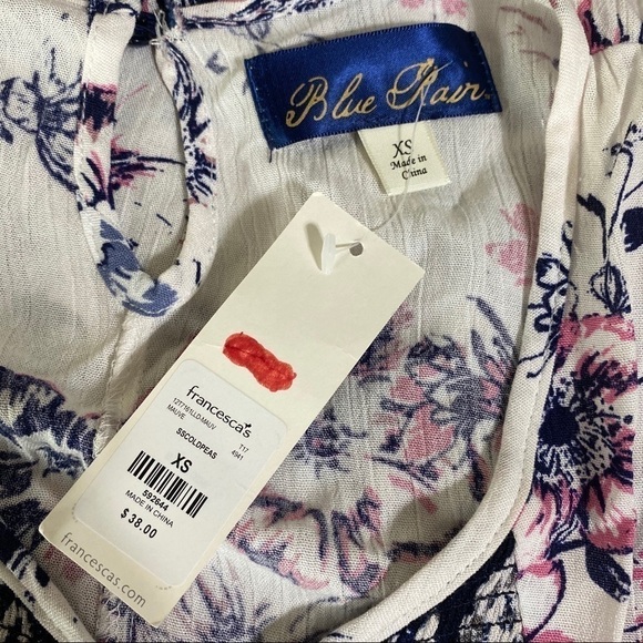 Francesca’s Blue Rain NWT floral Mauve Bria top - Picture 7 of 8